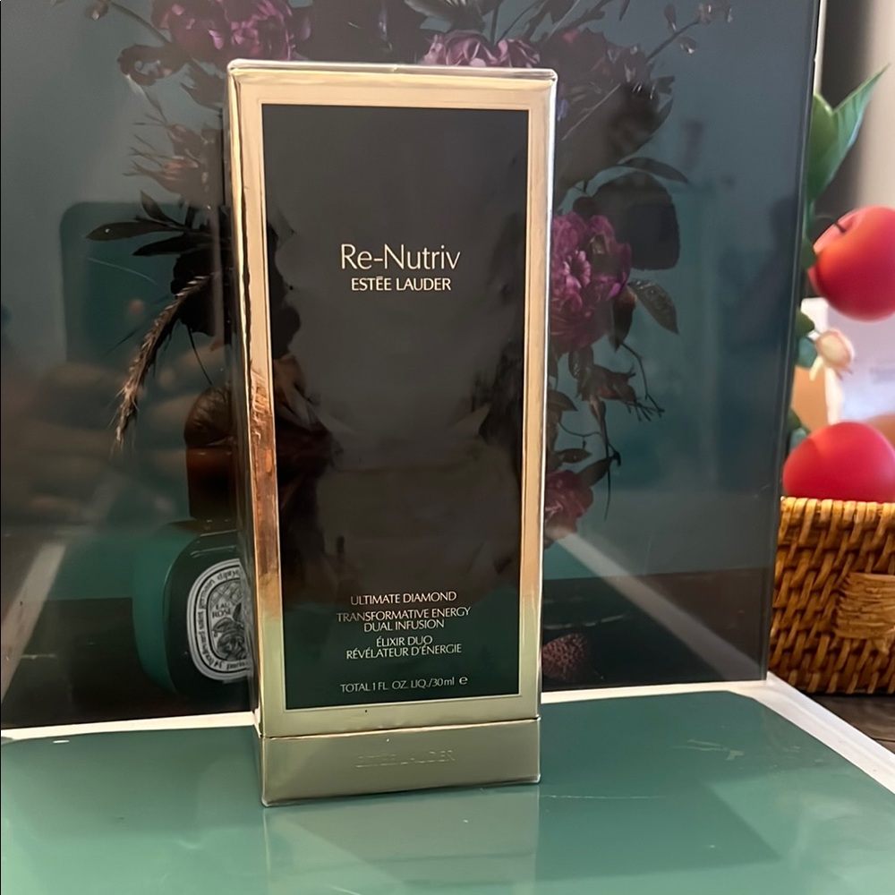 Estee Lauder Gold and Black Moisturizer